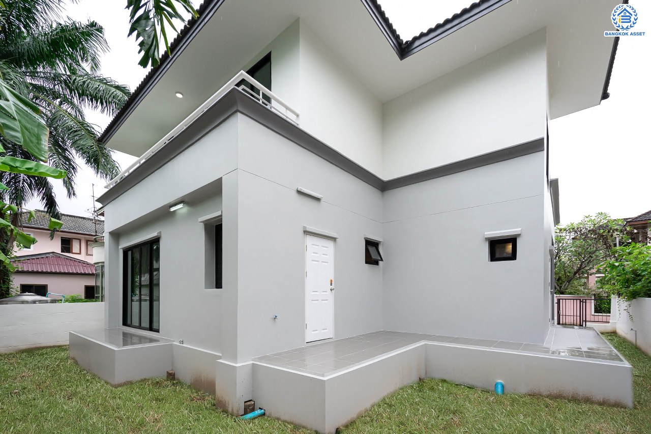 บ้านมือสองตกแต่งใหม่ ม.พิมาน ปิ่นเกล้า-กาญจนาภิเษก เนื้อที่ 64 ตร.ว. ฟังก์ชัน 3 ห้องนอน 4 ห้องน้ำ 1 ห้องแม่บ้าน จอดรถได้ 2 คัน บนทำเลเดินทางสะดวก ติดถนนกาญจนาภิเษก เชื่อมต่อหลายเส้นทาง ใกล้ทางด่วน "กาญจนาภิเษก" รถไฟฟ้า "สถานีหลักสอง" และเดอะมอลล์บางแค...